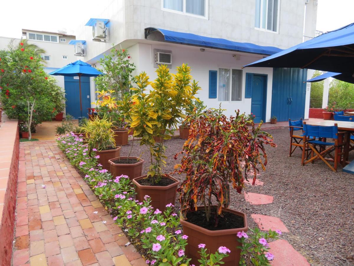 Drake Inn Puerto Villamil Exterior photo