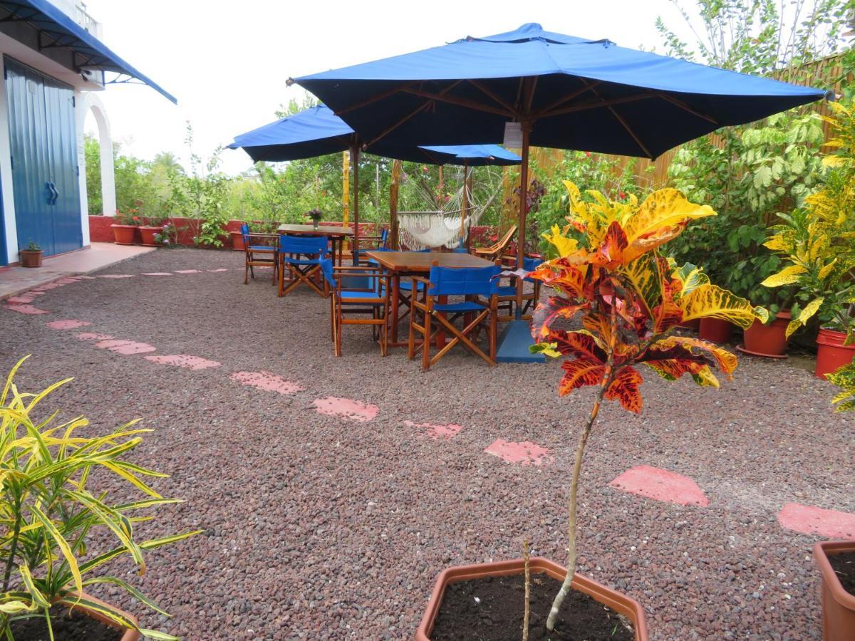 Drake Inn Puerto Villamil Exterior photo