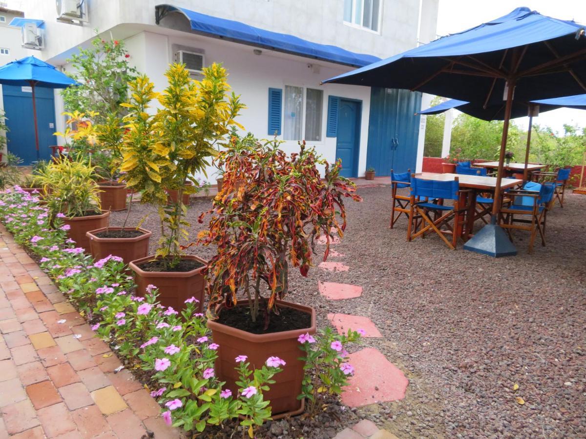 Drake Inn Puerto Villamil Exterior photo