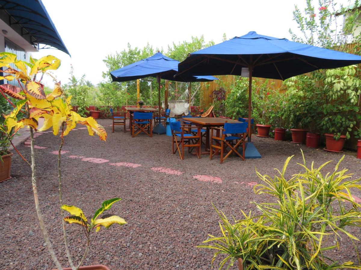 Drake Inn Puerto Villamil Exterior photo