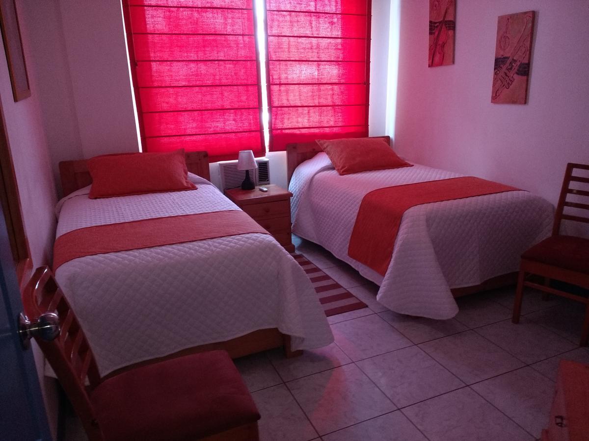 Drake Inn Puerto Villamil Exterior photo