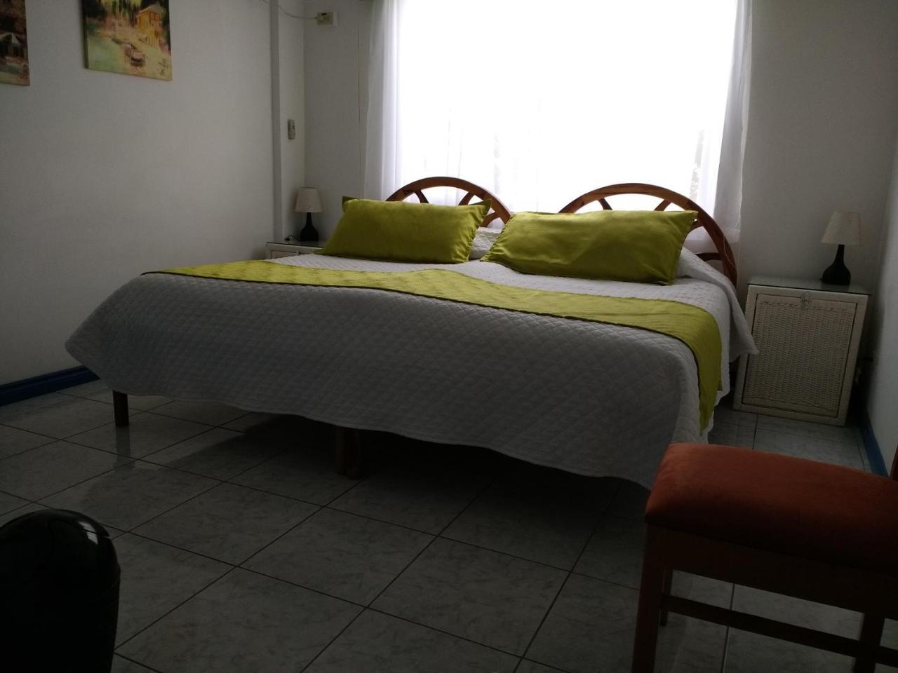 Drake Inn Puerto Villamil Exterior photo