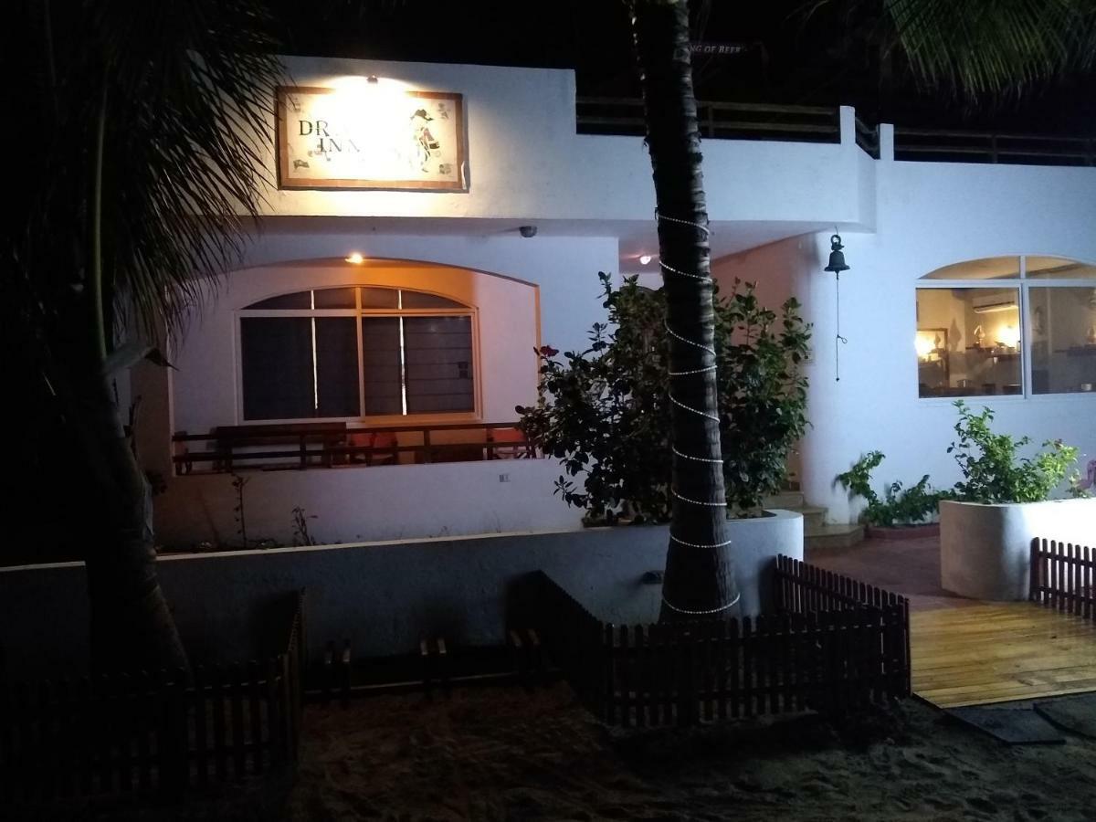 Drake Inn Puerto Villamil Exterior photo
